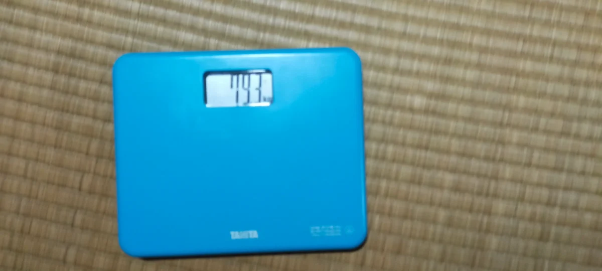LiTimeバッテリー12V100ah Mini持って計った体重79.3㎏(バッテリー8.9㎏)