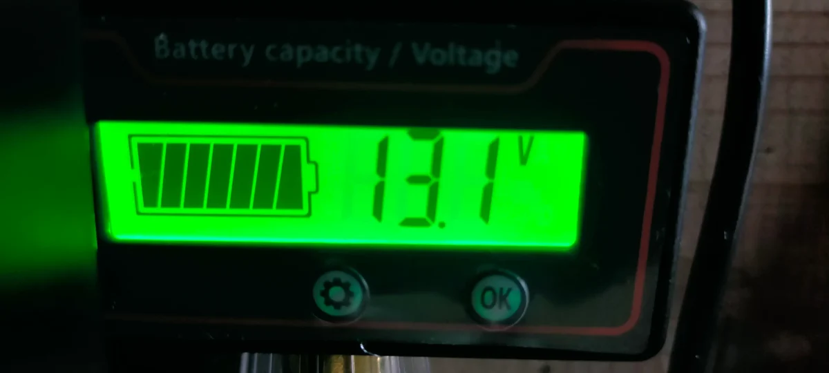 ポータブル蓄電池の電圧13.1V