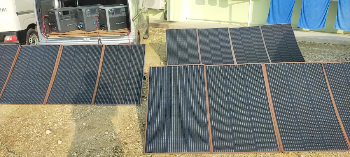 太陽光発電中のポータブル電源3台