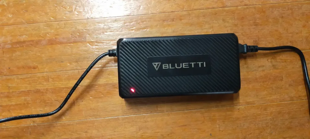BLUETTIポータブル電源AC充電アダプター(コンセントIN・LED赤)