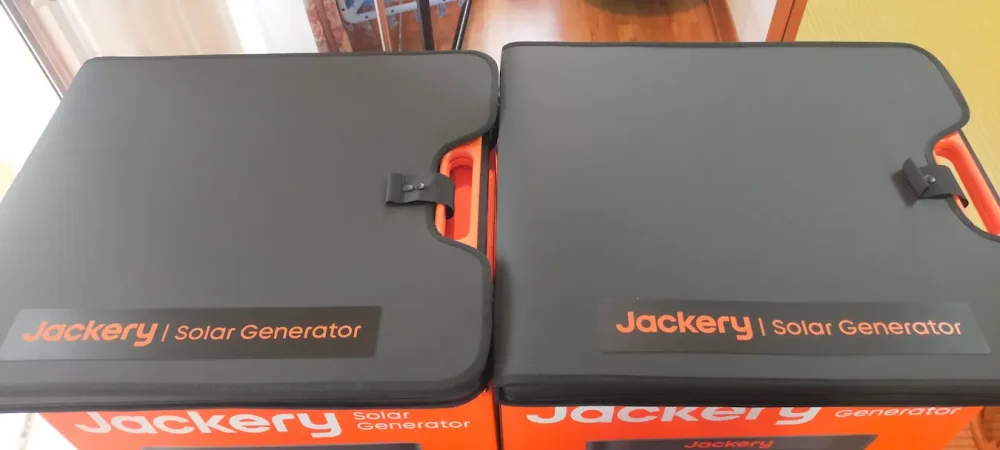 jackery折りたたみソーラーパネル200W