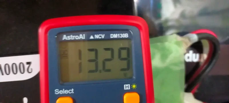 リン酸鉄リチウムイオンバッテリー電圧13.29V