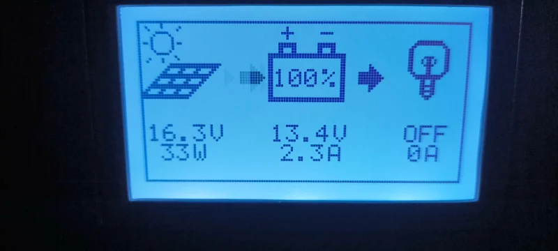 ベランダ太陽光発電中16.3V33W2.3A
