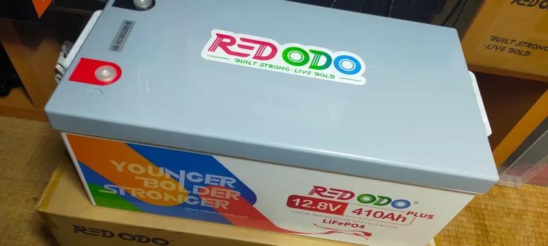 Redodoバッテリー外見(白グレーベースの本体色)