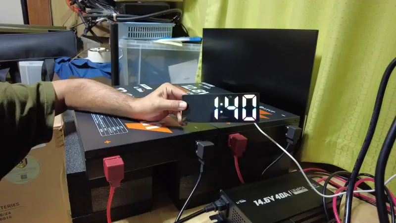 LiFePO4専用充電器